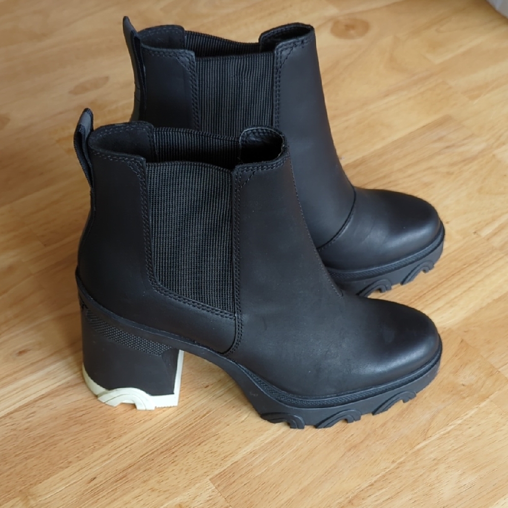 Sorel Black Chunky Heeled Boots